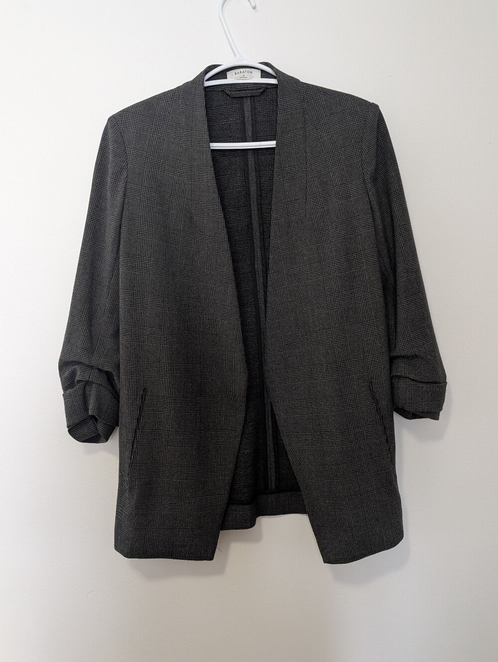 Aritzia Babaton Power Ruched Sleeve Plaid Blazer Open Front Jacket Grey Size 0